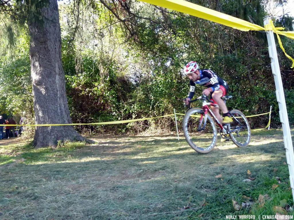 Lindine heads into the woods. © Cyclocross Magazine