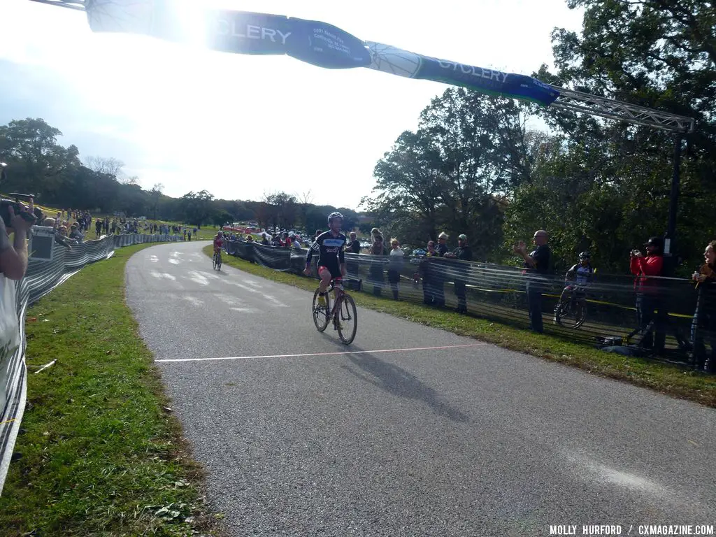 Lindine takes the win. © Cyclocross Magazine