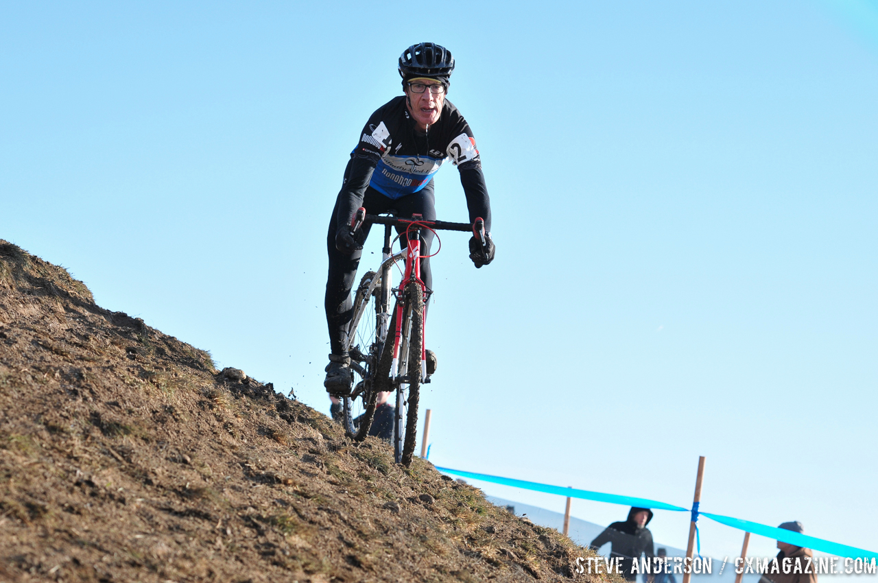 Gregg hits the off-camber in the Men\'s 60-64, 65-69, 70+ Nationals races in Boulder, Colorado. © Steve Anderson