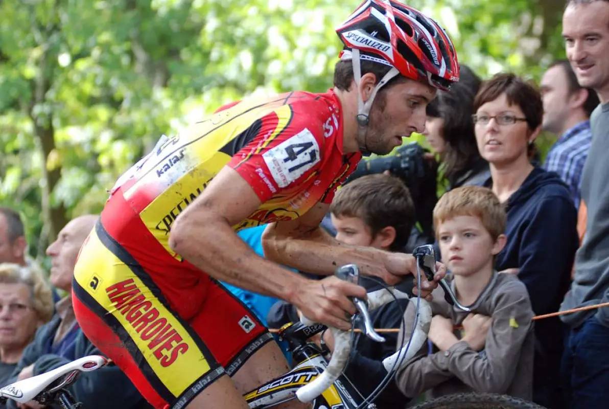 Ian Field focuses on the climb. © Bart Hazen