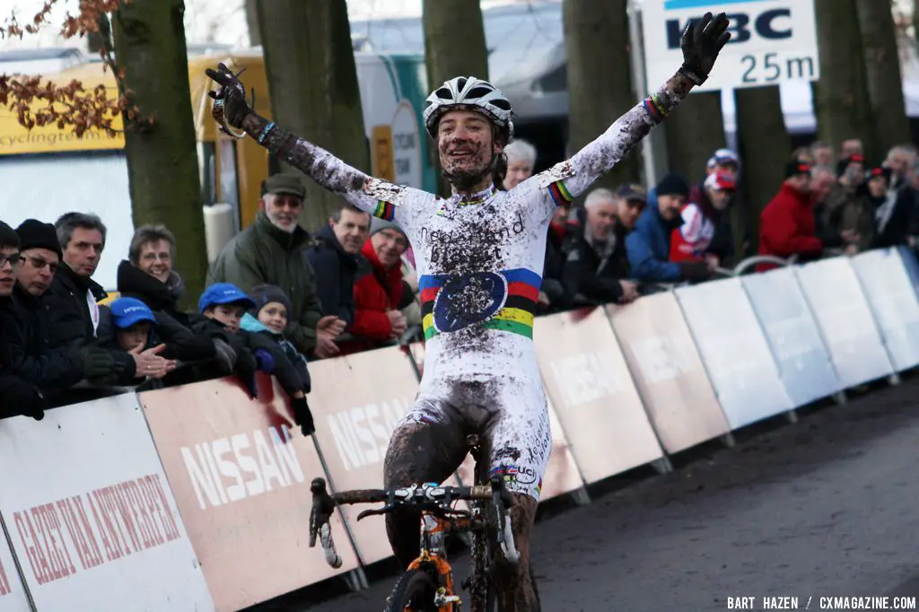 Marianne Vos takes the win in Essen © Bart Hazen