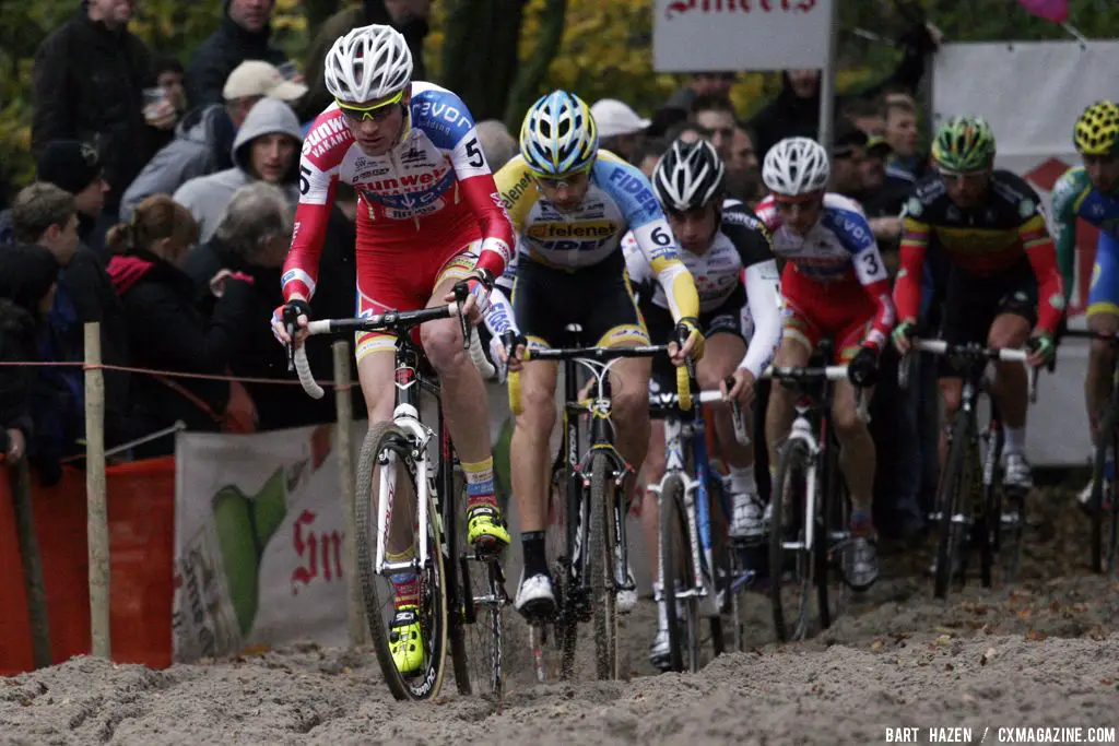 The sandpit proved challenging for the elite racers. © Bart Hazen