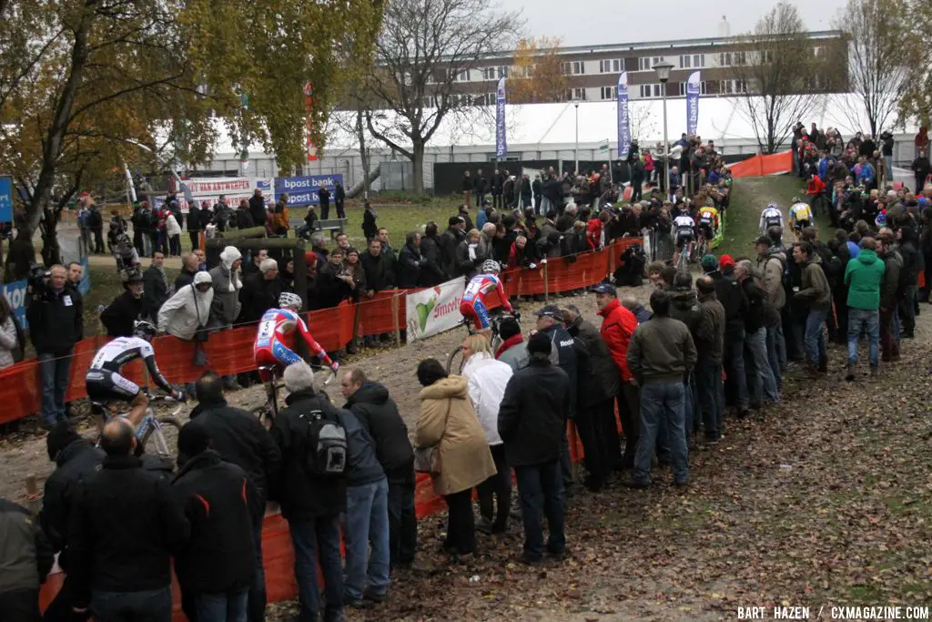 The sandpit proved challenging for the elite racers. © Bart Hazen