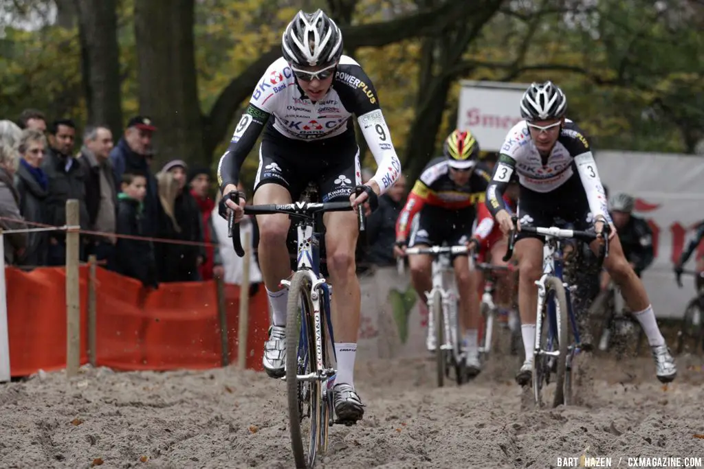 The sandpit proved challenging for the elite racers. © Bart Hazen