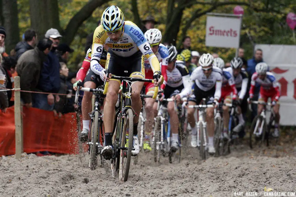 The sandpit proved challenging for the elite racers. © Bart Hazen