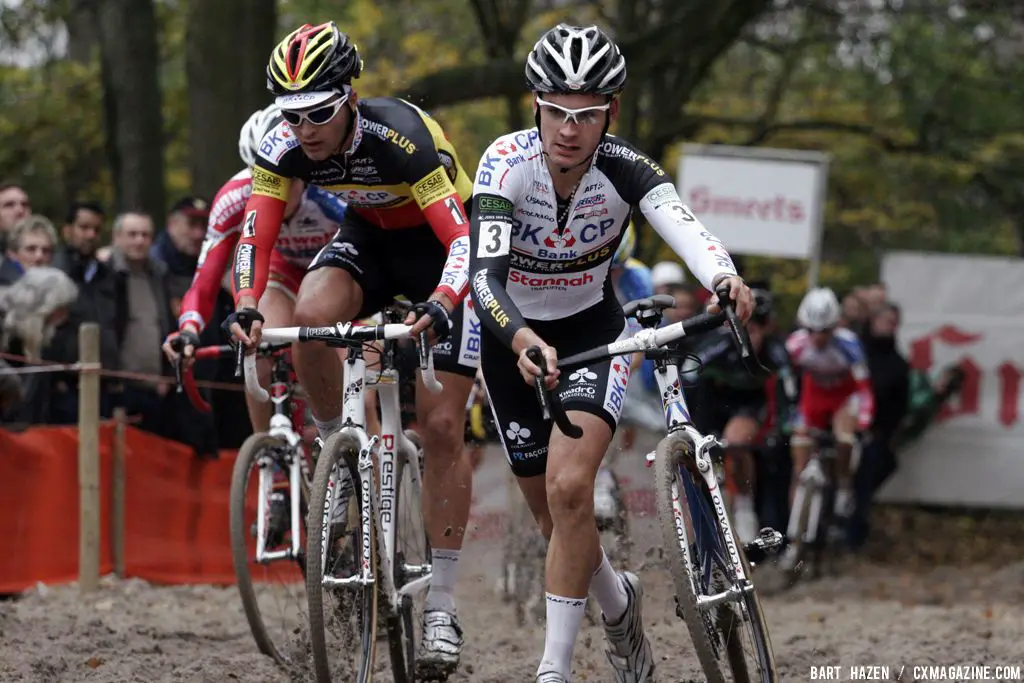 The sandpit proved challenging for the elite racers. © Bart Hazen