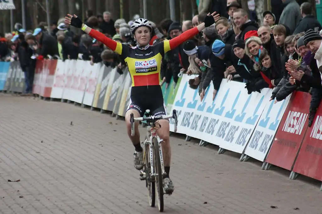 Sanne Cant is jubilant with the win ©Bart Hazen