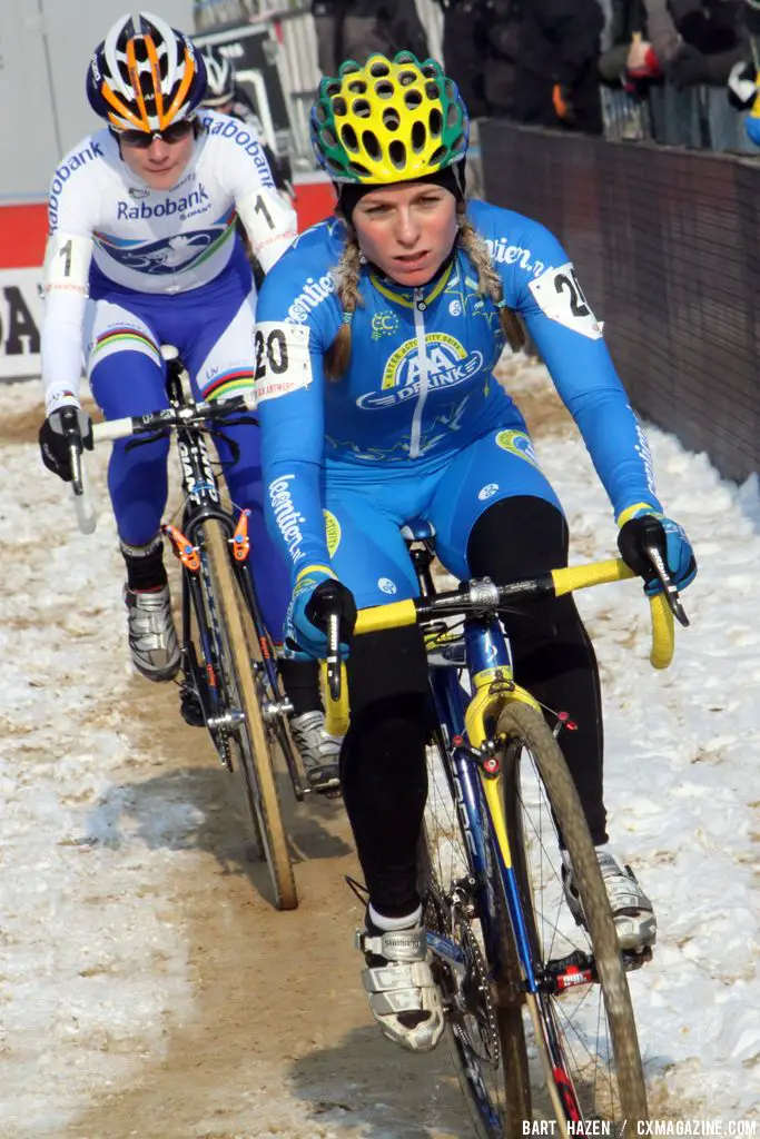 Daphny van den Brand leads Vos. © Bart Hazen