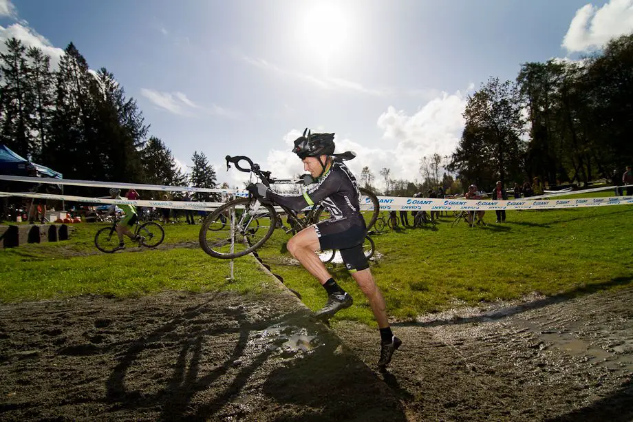 Bob Welbourn leaps over the step.© Doug Brons