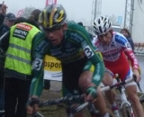 Pauwels finally making contact with Nys. ©Lydia van de Meerssche