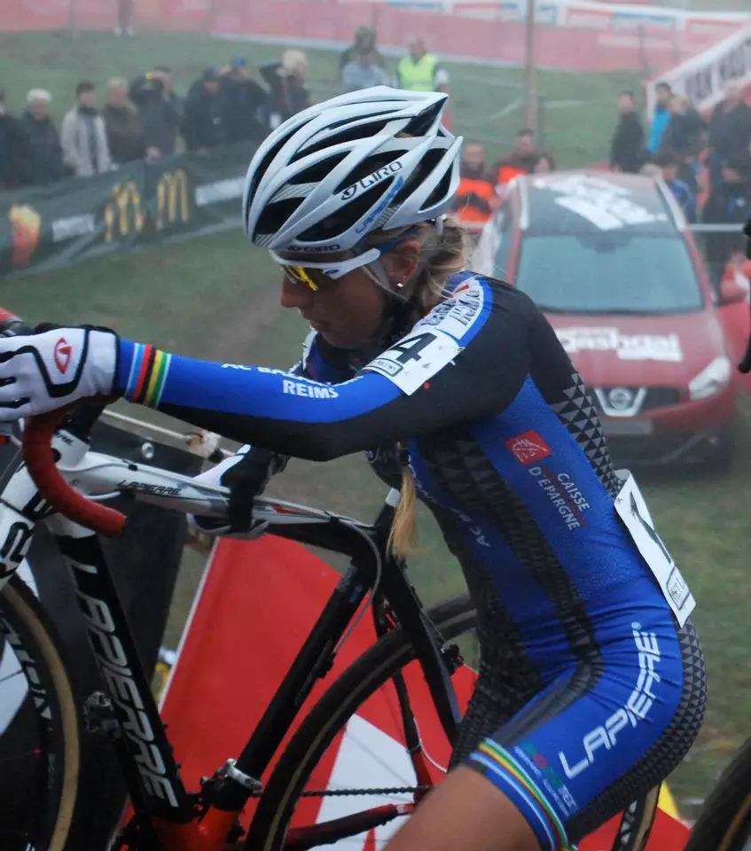 Pauline Ferrand Prevot on the run up. ©Geert Nachtergaele