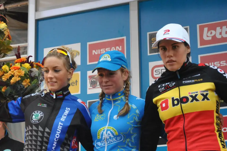 Women\'s podium ©Florent Bouchat