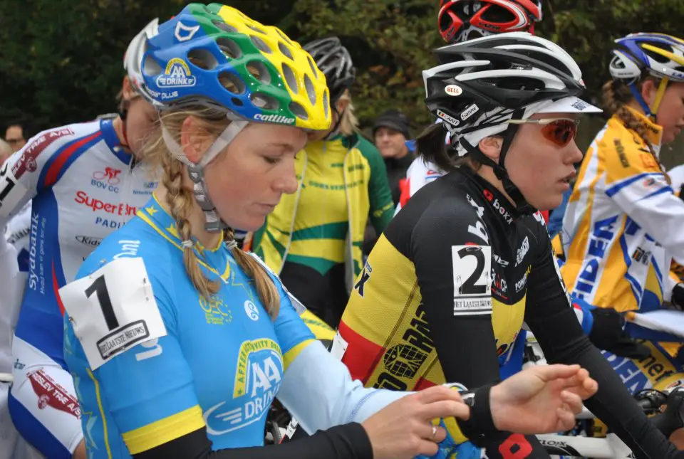 Start line with Van den Brand sporting her European Champion jersey. ©Florent Bouchat