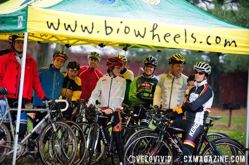 Riders stay dry at the Harbin Park Cyclocross Clinic © VeloVivid