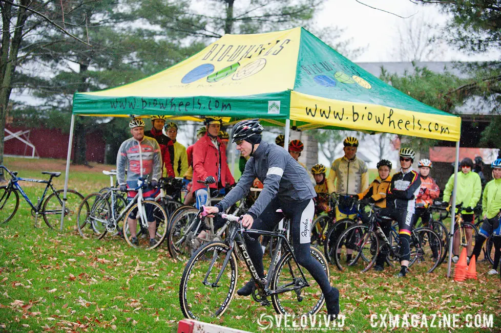 Powers shows off while riders stay dry at the Harbin Park Cyclocross Clinic © VeloVivid