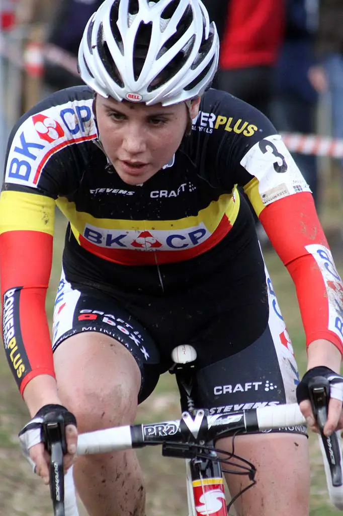 Belgian Champion Sanne Cant crashed on the first lap but was able to finish in third. © Bart Hazen