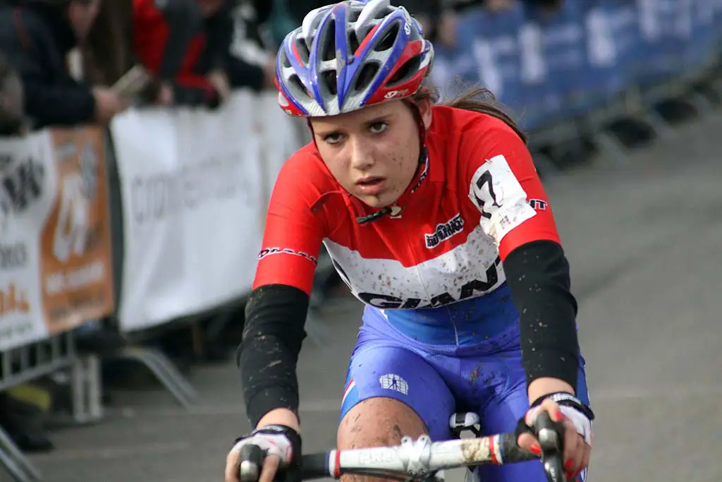 Lotte Eikelenboom looks spent as she crosses the line. © Bart Hazen