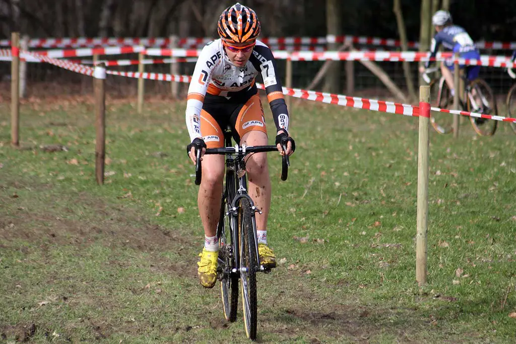 Nikki Harris took to the front early. © Bart Hazen