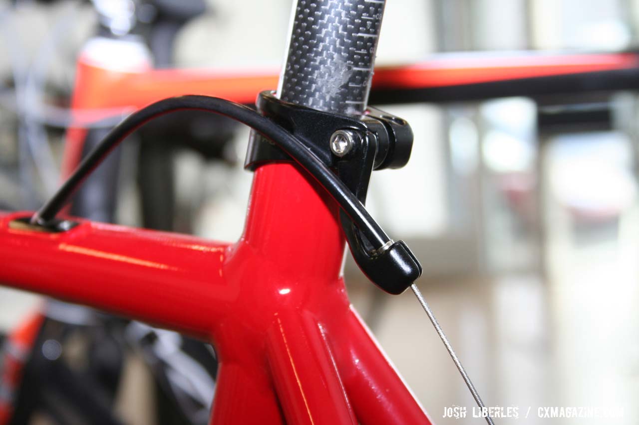 The housing ends at this seat collar attachment on Wells\' Specialized ©Josh Liberles