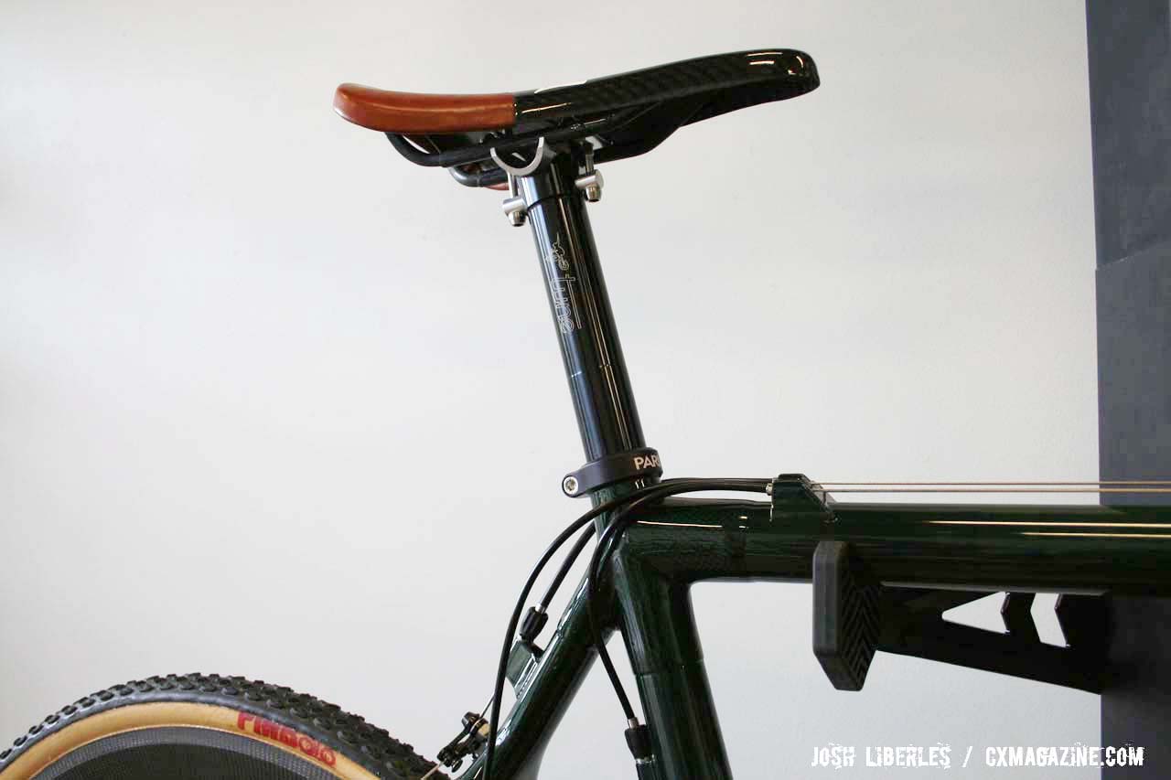 The 97g Tune Kom Vor saddleatop the 180g Starks Stuck post has custom leather to match the bar tape ©Josh Liberles