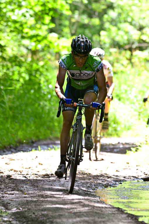 Steevo Cummings (GPOA) bridges up to the leaders after an early flat tire. © Fred Jordan  