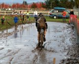 Through the mud, past the pits © Dave Roth