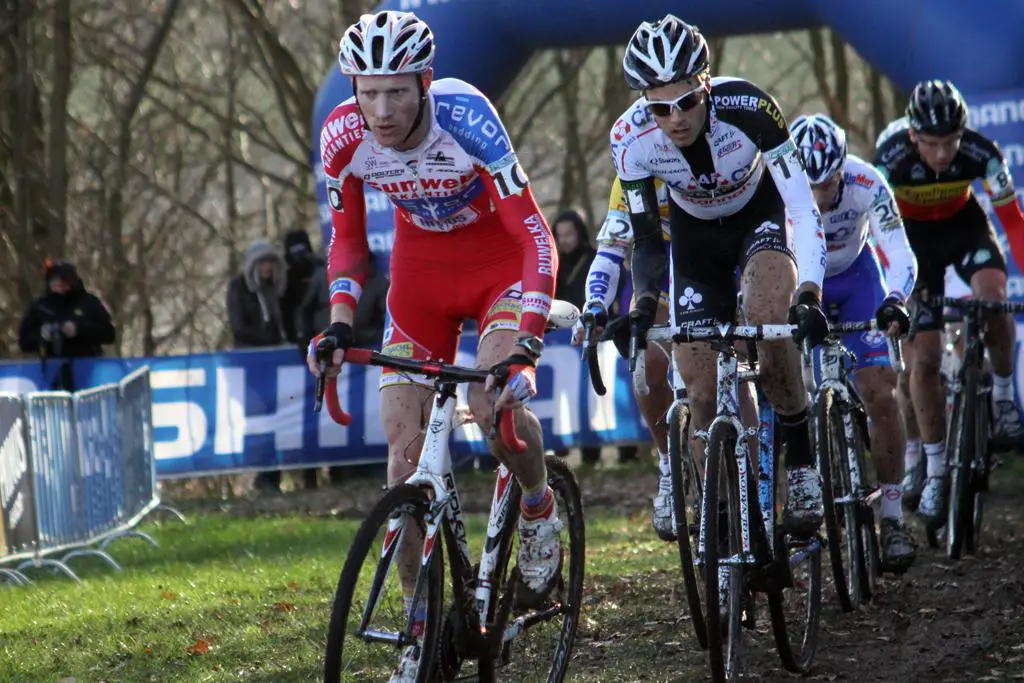 Klaas Vantornout and Niels Albert vie for the front. ©Bart Hazen