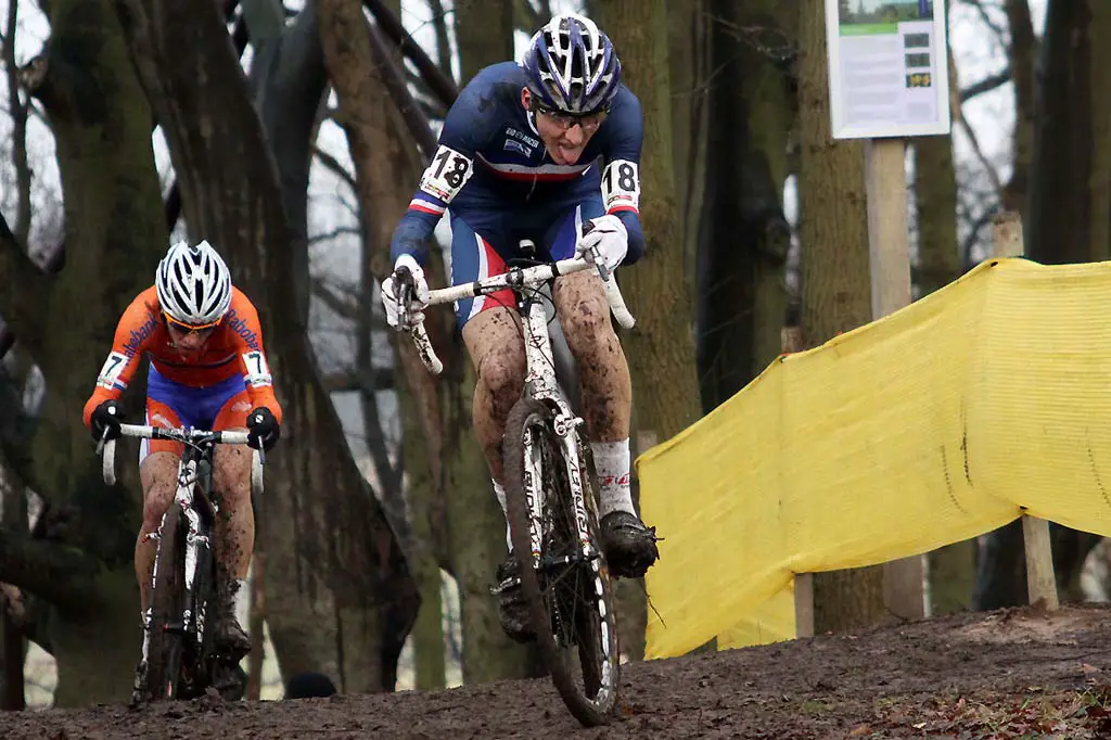 Kevin Bouvard on the attack followed by Danny van Poppel. © Bart Hazen