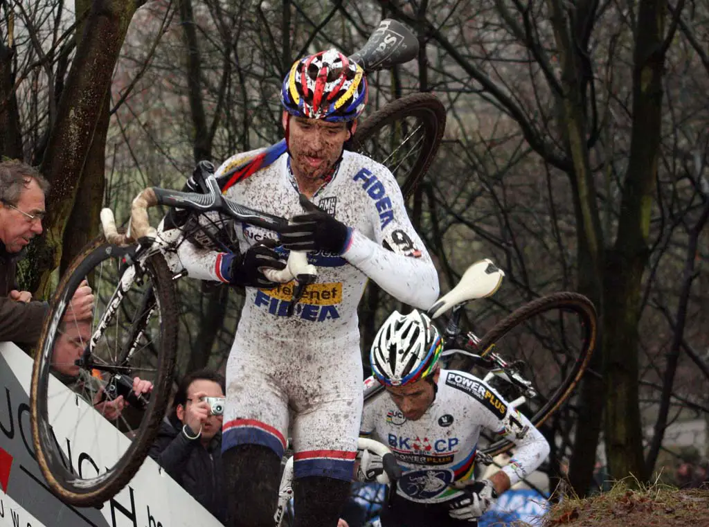 Stybar carries his bike through Hoogerheide on his way to the World Cup title. ? Bart Hazen