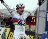 Vos crosses the line victorious.? Bart Hazen