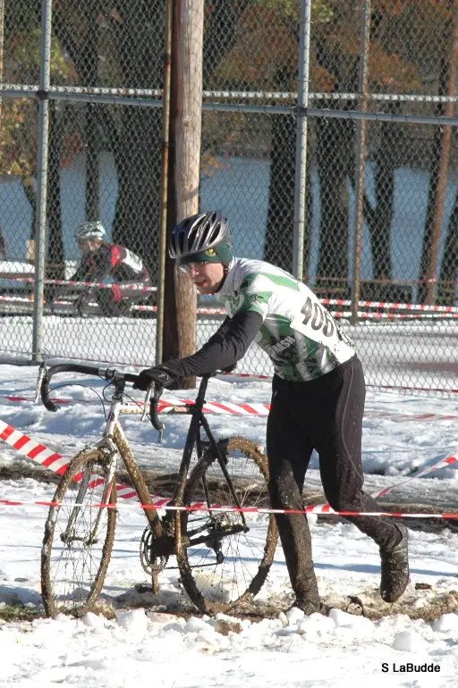 Cat 4 rider Andrew Hagan remounting after a spill at HPCX 2011 © Chris LaBudde   