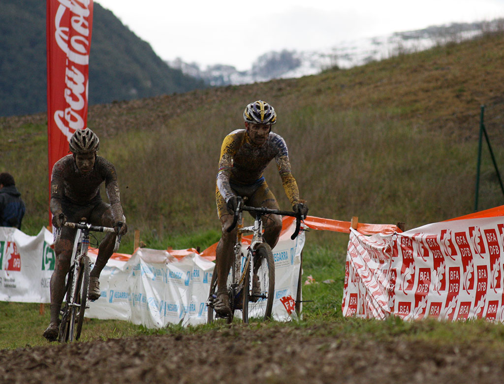 Bart Wellens leads Niels Albert down the descent in the early laps © Cyclocross Magazine
