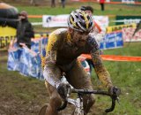 Bart Wellens powers through the mud in Igorre © Cyclocross Magazine