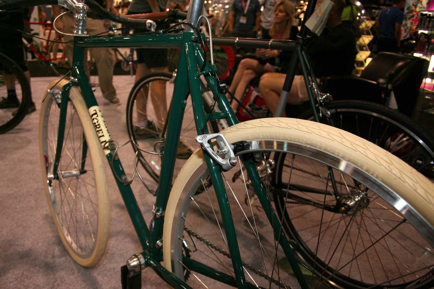 The frames offer clearance for 40c tires or 35c with fenders. ?Cyclocross Magazine