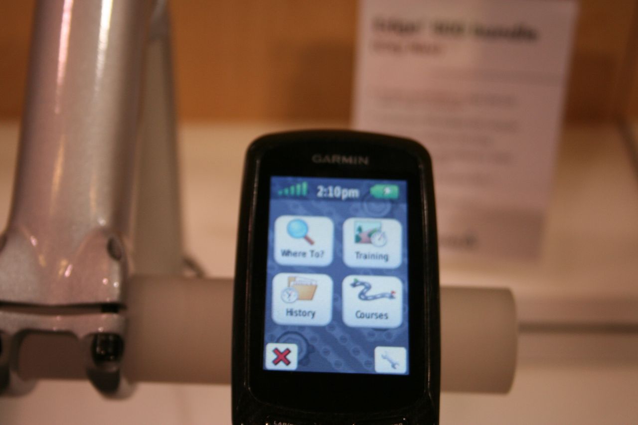 The new touch screen Garmin Edge 800 GPS © Josh Liberles
