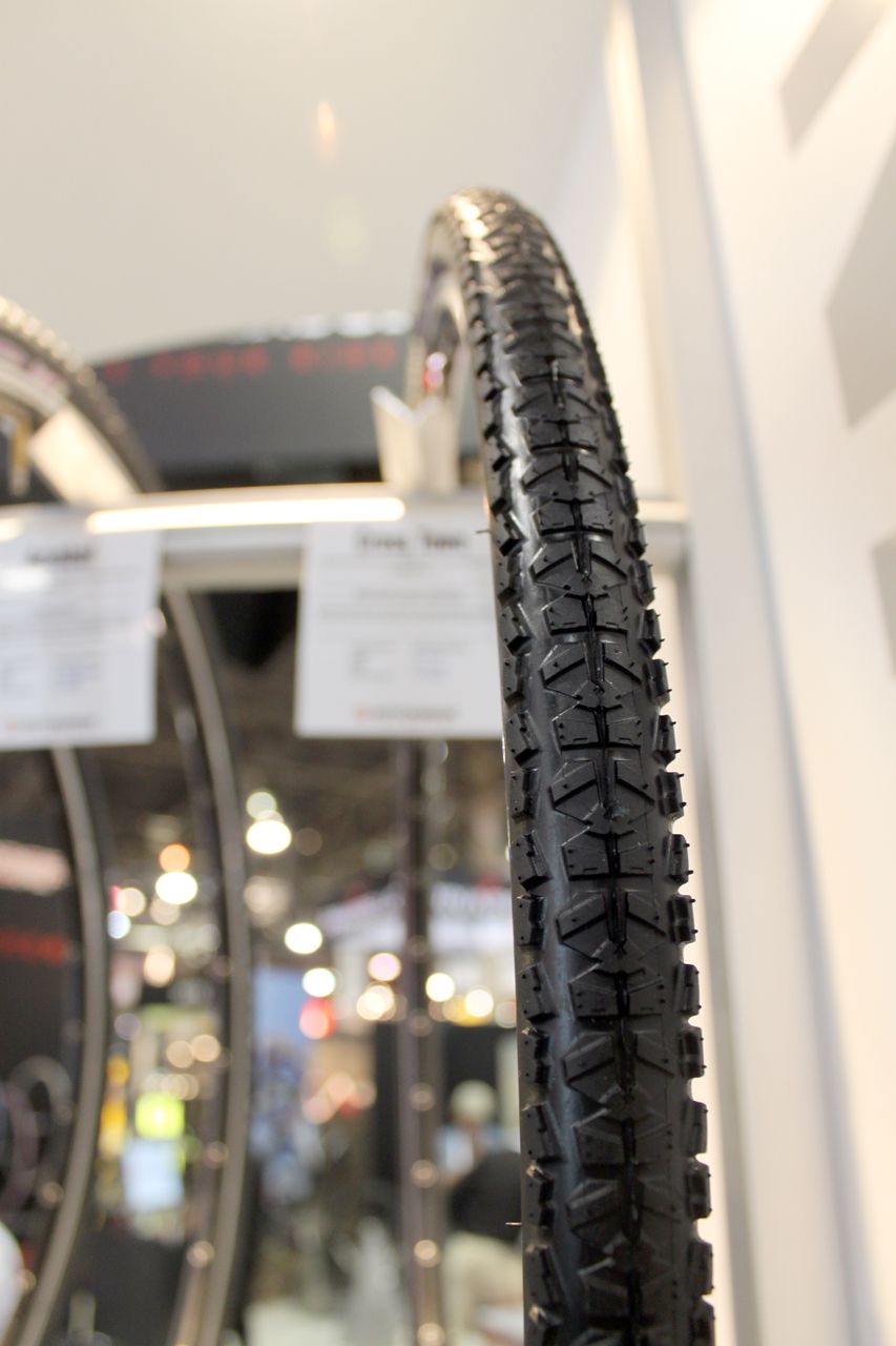 Hutchinson also offers the Cross Town tire, with a Piranha-like tread but a narrower profile and more puncture resistance. Cyclocross @ Interbike 2010. © Cyclocross Magazine