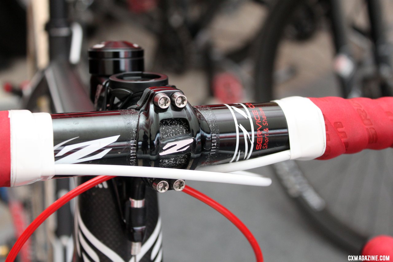 Caroline Mani uses the Zipp Service Course bars on her carbon Felt 1x cyclocross bike. © Cyclocross Magazine