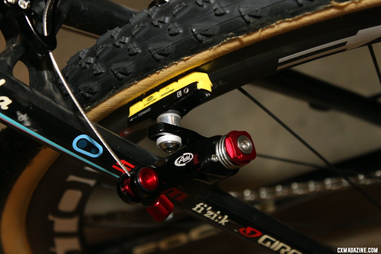Avid Shorty Ultimate cantilever brakes handle the stopping power. © Cyclocross Magazine
