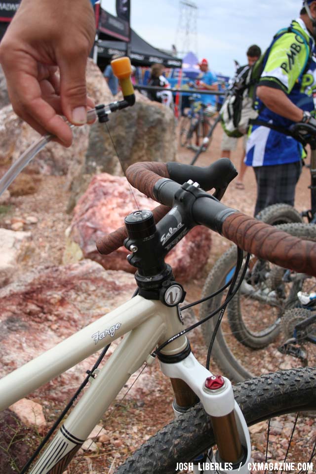 Pull to drink, and the reels and magnets snap the hydration tube back in place. ©Cyclocross Magazine