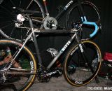 According to Canon, the blend of oversized stainless steel and carbon tubes brings the best of both worlds. According to Canon, the blend of oversized stainless steel and carbon tubes brings the best of both worlds.