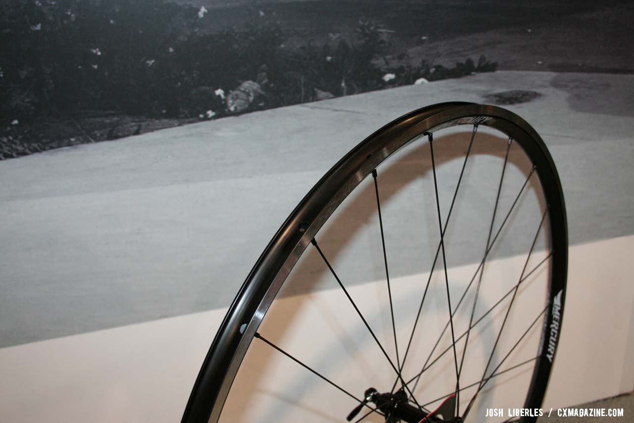 The wide 23mm rim bed offers several benefits to clincher users. © Cyclocross Magazine