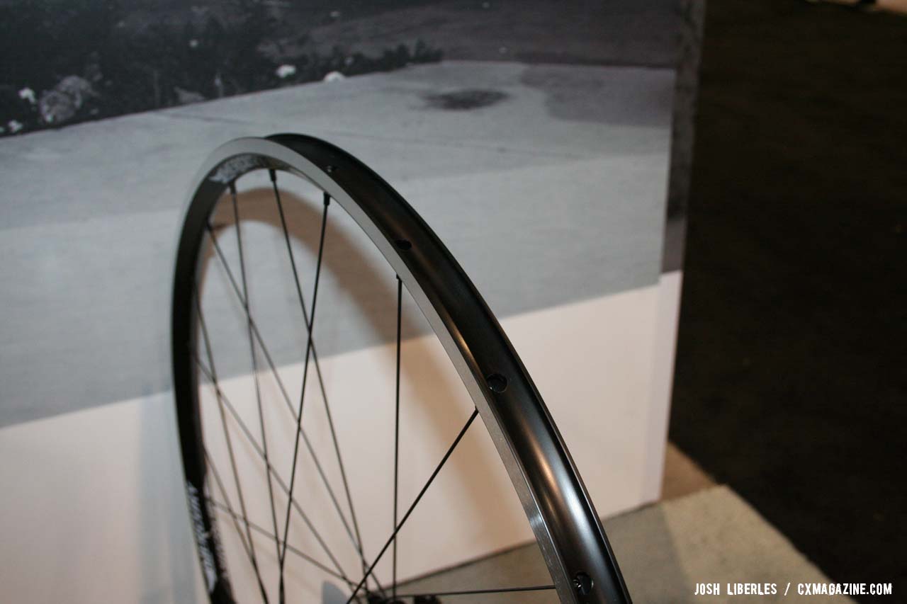 The wider clincher rim bed may allow riders to run lower pressures. © Cyclocross Magazine
