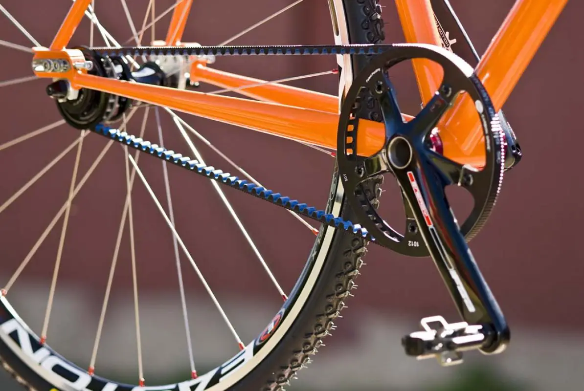 A close look at the Gates Carbon drivetrain © Kenton Berg