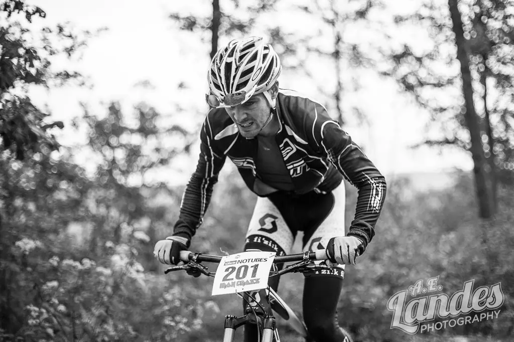 Adam Farabaugh, Cheryl Sornson Take NoTubes Iron Cross Crowns