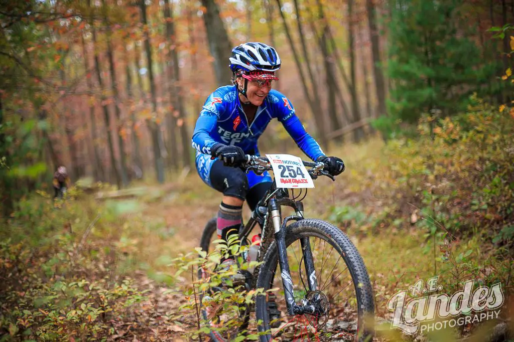 Adam Farabaugh, Cheryl Sornson Take NoTubes Iron Cross Crowns