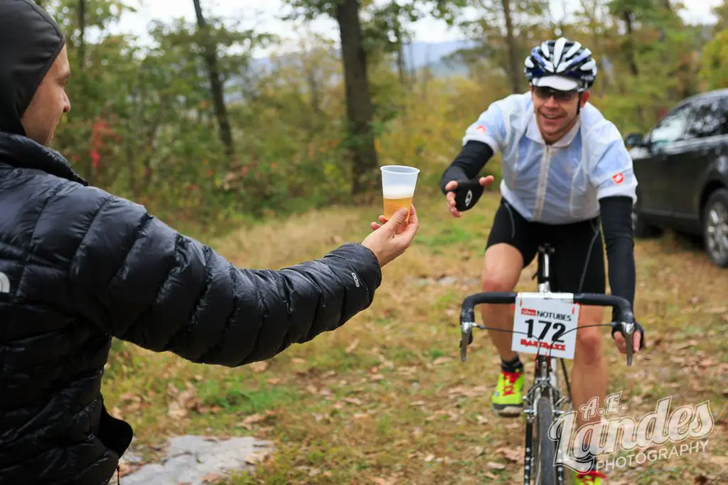 Adam Farabaugh, Cheryl Sornson Take NoTubes Iron Cross Crowns