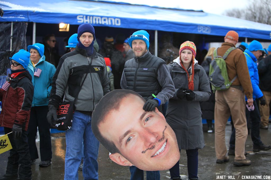 Jeremy Powers fans at the Elite World Championships of Cyclocross. © Janet Hill