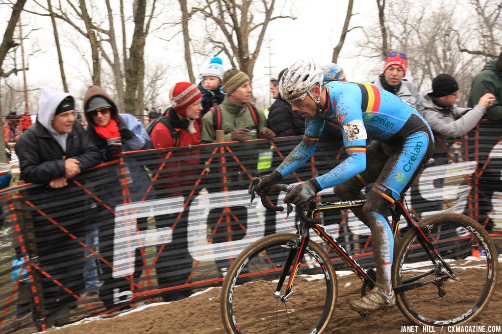 Sven Nys on his way to a win at the Elite World Championships of Cyclocross. © Janet Hill