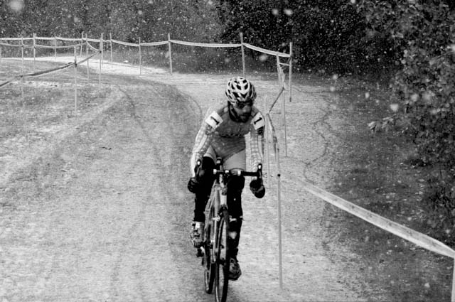 Geoff through a snow storm on the last lap of the Elite Men. In the lead.
