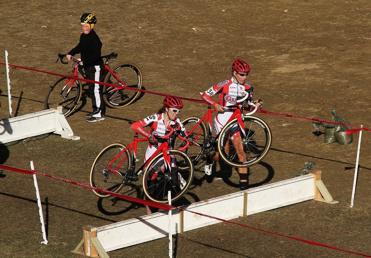 Miller and Stetson-Lee at the barriers. Jingle Cross 2010 Day 3. © Michael McColgan